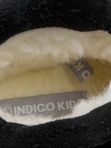 Яркие зимние ботинки для девочек от бренда INDIGO KIDS со светодиодами