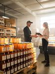 🍯 Настоящий башкирский мёд прямо с фермы «Клубника Шаран»! Свежая откачка, натуральный вкус, без посредников. От 0,5 до 50 л. Самая популярная фасовка — 3 л. Доставка и самовывоз.