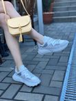 Кроссовки женские STUART WEITZMAN