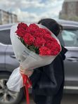 Букет из пионовидных роз в упаковке (от 7 шт)