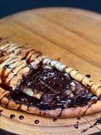 Кальцоне с бананом и шоколадом