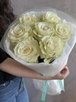 7 белых роз Мондиаль