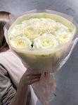 9 ароматных пионовидных роз Канделайт
