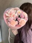 Авторский комплимент из французской розы и Сантини