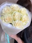 7 белых роз Мондиаль