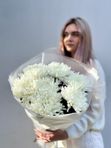 Моно букет из 7 белоснежных сортовых хризантем