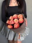 9 пионовидных роз кахала