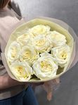9 ароматных пионовидных роз Канделайт
