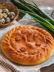 Пирог с зеленым луком и яйцом