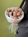 Букет " Кустовые розы Мадам Бомбастик"