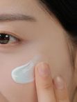 Солнцезащитная сыворотка SKIN1004 Madagascar Centella Hyalu-Cica Water-Fit Sun Serum SPF50+ PA++++50мл