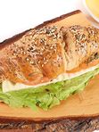 Sviesta kruasāns ar mozarella sieru un tomātu 105g