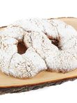 Svētku kliņģeris ar žāvētu augļu pildījumu un drumstalām (11,49 Eur/Kg)