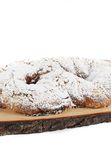 Svētku kliņģeris ar žāvētu augļu pildījumu un drumstalām (11,49 Eur/Kg)