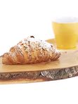 Sviesta kruasāns ar marcipāna pildījumu