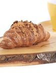 Sviesta kruasāns ar karameļu pildījumu