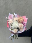 Букет с маттиолой и бигуди