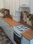 Кухня с нестандартной столешницей