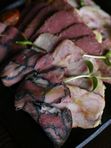 Тарелка домашних мясных деликатесов