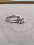 Кольцо с бриллиантом 0.8 Ct