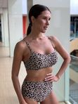 Топ Soft Stretch Лео Chantelle (фэшн)