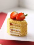 Сметанник с клубникой