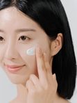 Солнцезащитная сыворотка SKIN1004 Madagascar Centella Hyalu-Cica Sun Serum SPF50+ PA++++, 50 мл