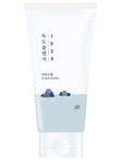 Мягкая пенка для умывания с морской водой Round Lab 1025 Dokdo Cleanser, 150 мл
