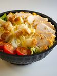 Салат Цезарь с курицей