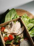 Салат Цезарь с курицей