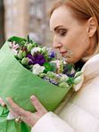 Весенний букет из гиацинтов и эустомы