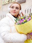 Весенний букет из тюльпанов и нарциссов