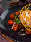 Салат буррата с помидорами и базиликом / Burrata Salad with Tomatoes and Basil