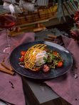 Салат буррата с помидорами и базиликом / Burrata Salad with Tomatoes and Basil