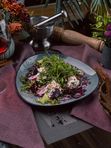 Свекольный салат с сыром страчателла / Beetroot salad with stracatella cheese