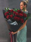 Гигант из красных роз