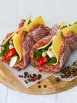 Конверт с шампиньонами, сыром и салатом руккола