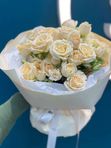 Букет кустовых роз