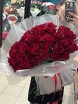 Красные эквадорские розы