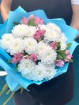 Букет хризантем с альстромерией