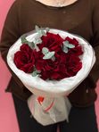 букет из 5 французских роз с эвкалиптом
