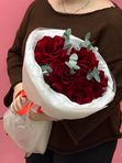 букет из 5 французских роз с эвкалиптом