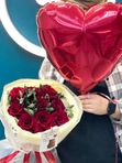 Букет эквадорских роз и шар сердце