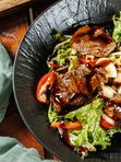 Теплый салат с медальонами из телятины