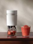 Беспроводная соковыжималка блендер Xiaomi Portable Juicer Cup 300 ml (MJZZB02PL)