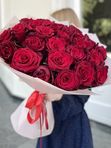 30 red roses