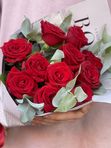 11 red roses