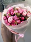 7 spray roses