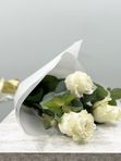 3 white roses