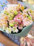 Alstroemeria with eustoma